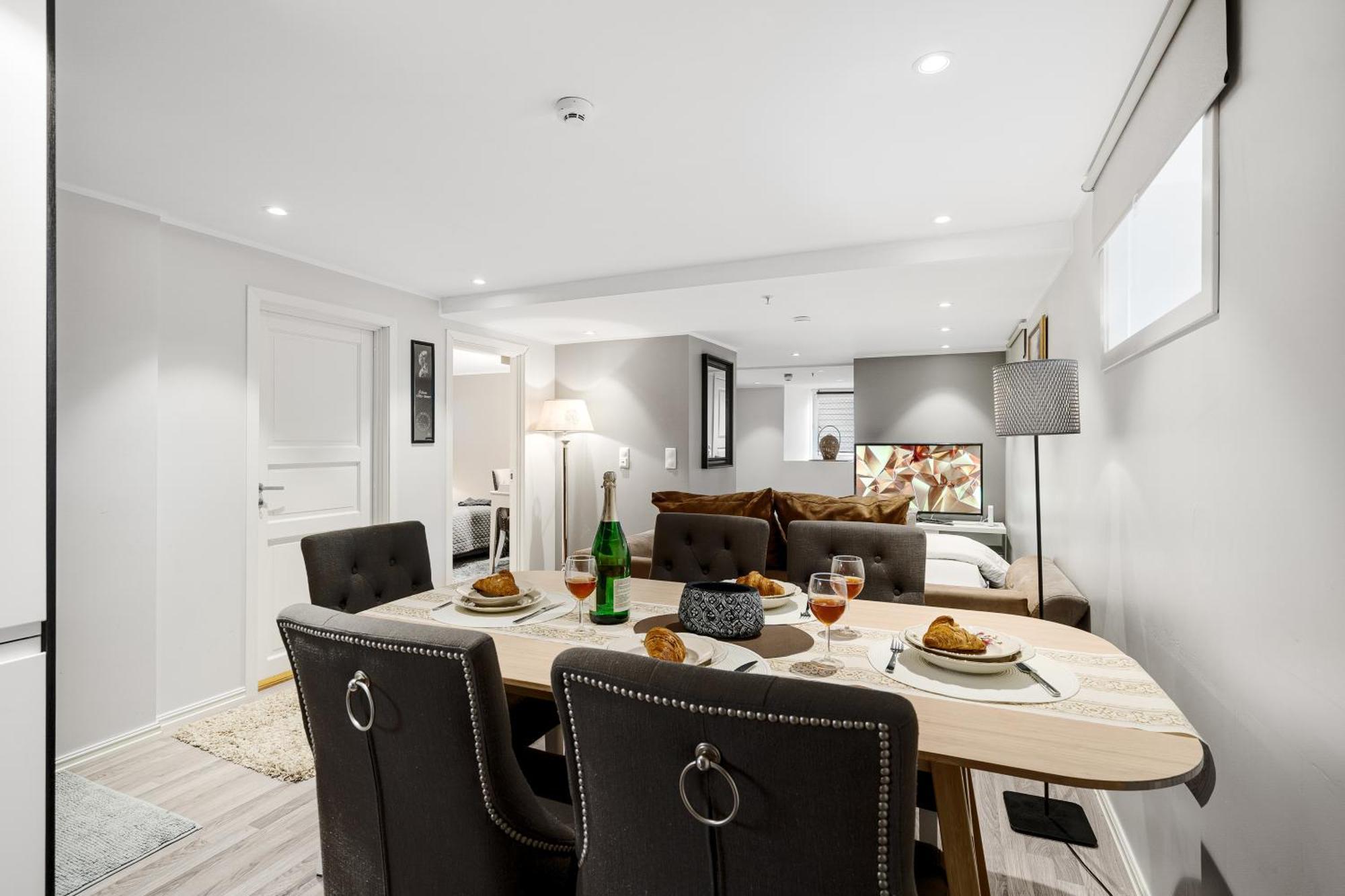 Solsiden Modern Stay: King Beds, Private Entry Trondheim Luaran gambar