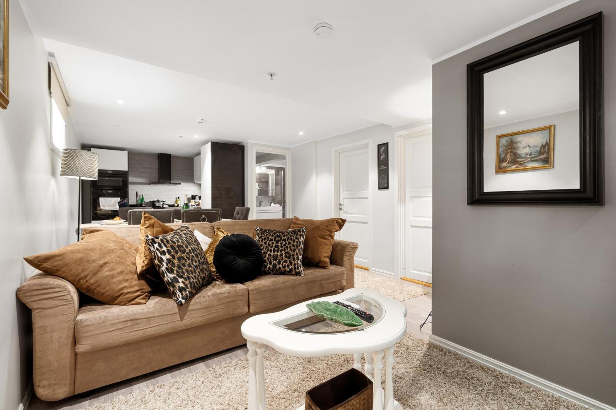 Solsiden Modern Stay: King Beds, Private Entry Trondheim Luaran gambar