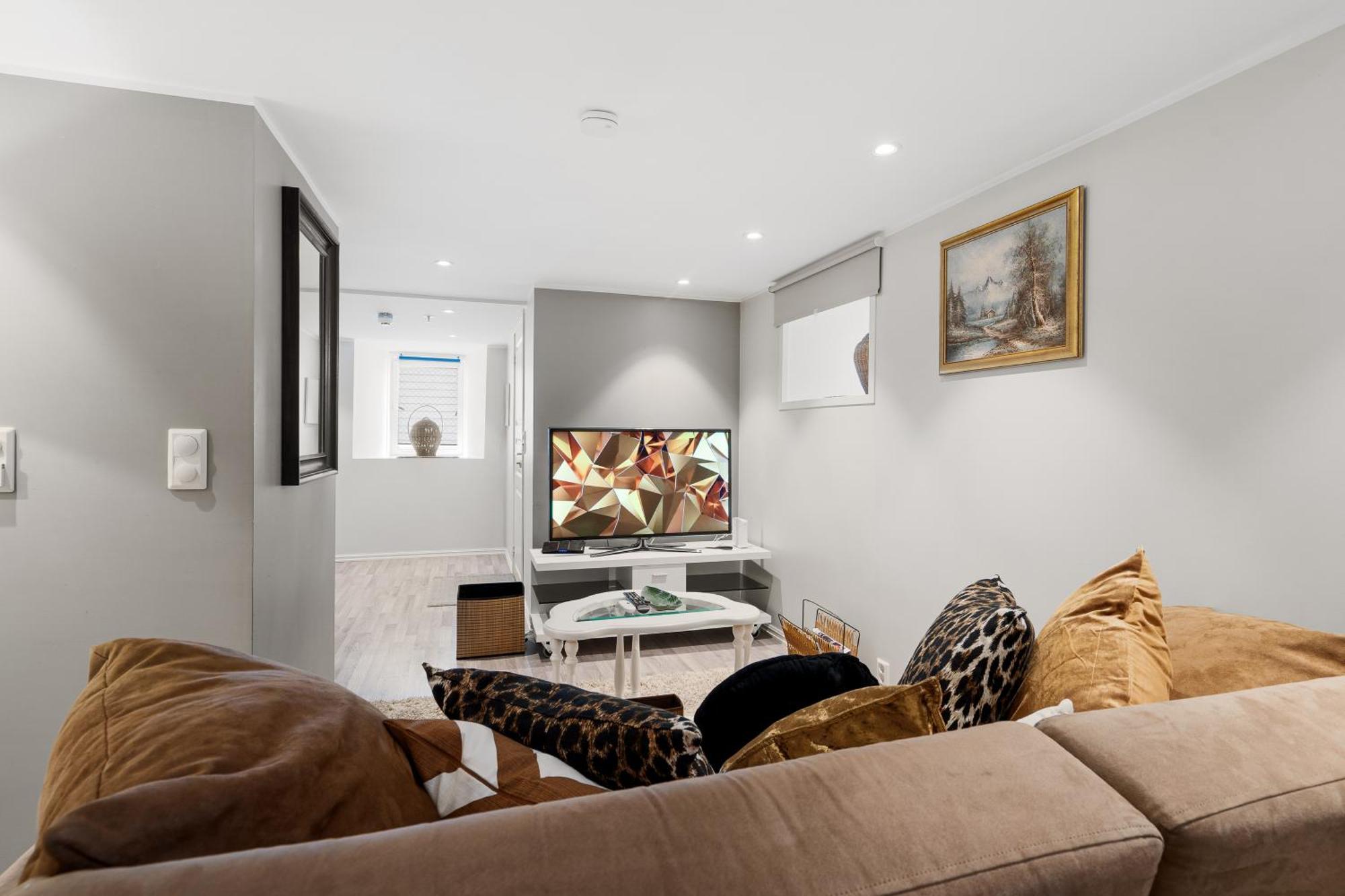 Solsiden Modern Stay: King Beds, Private Entry Trondheim Luaran gambar